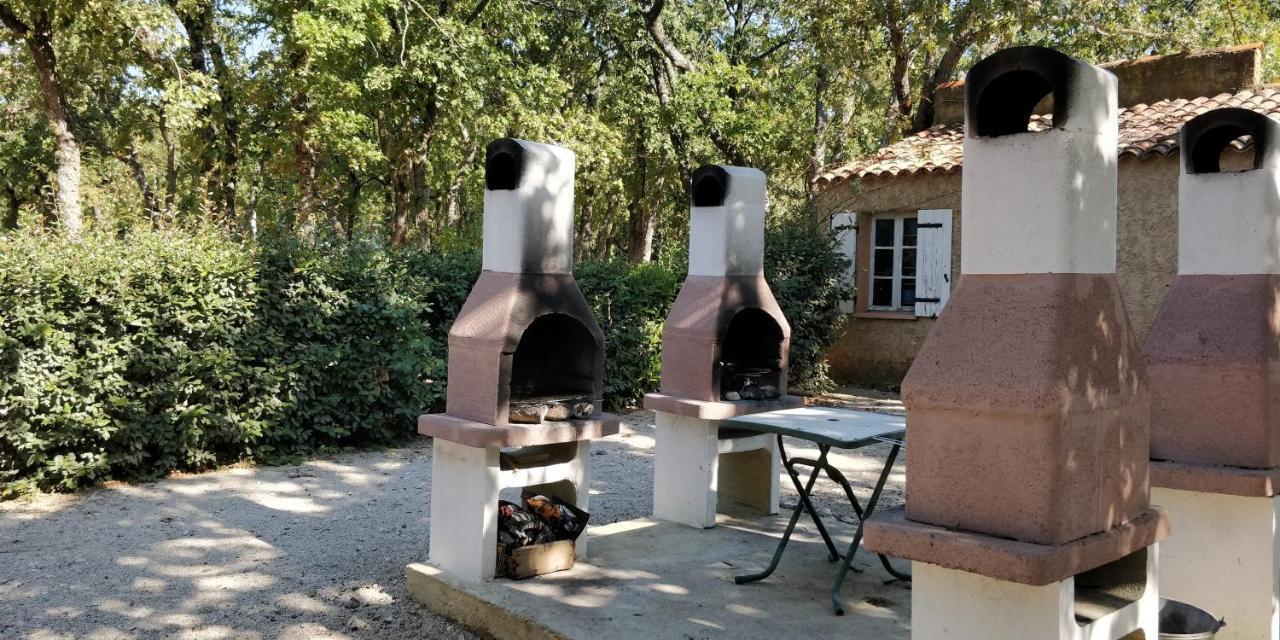 Domaine Les Chenes Blancs Otel Saint-Saturnin-lès-Apt Dış mekan fotoğraf