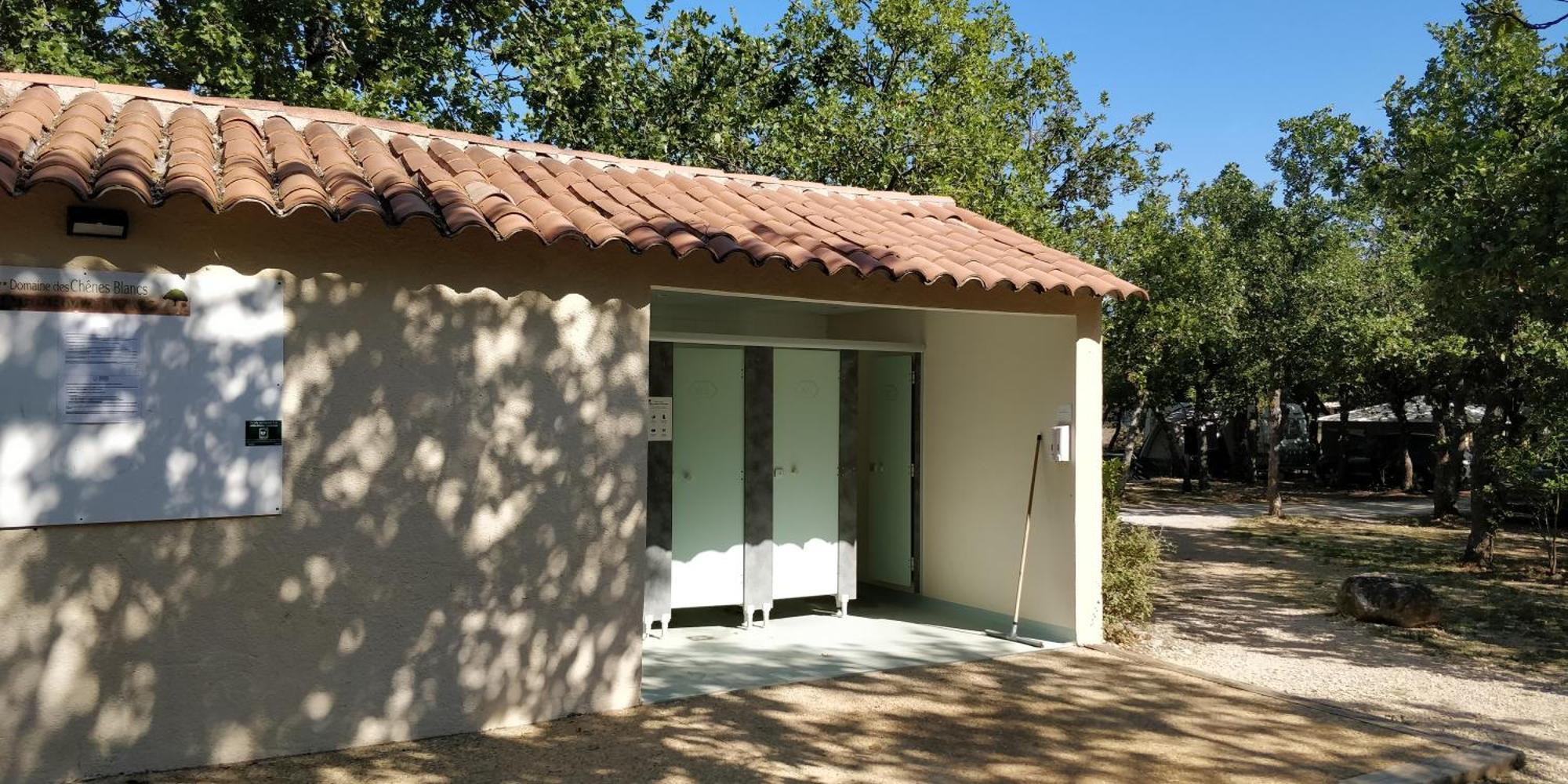 Domaine Les Chenes Blancs Otel Saint-Saturnin-lès-Apt Oda fotoğraf