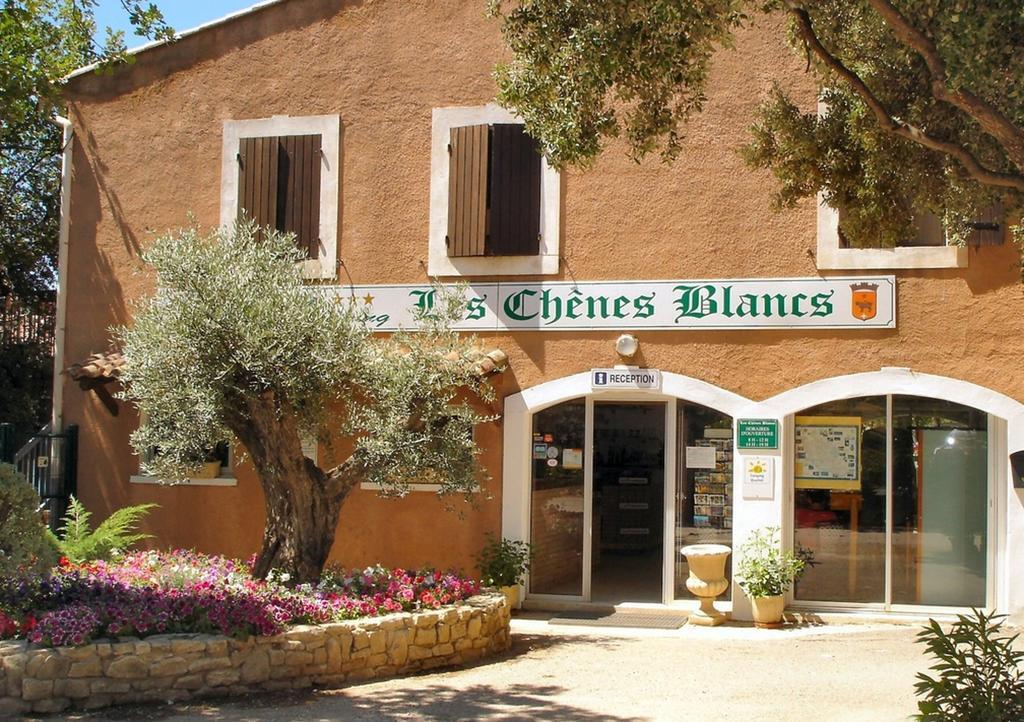Domaine Les Chenes Blancs Otel Saint-Saturnin-lès-Apt Dış mekan fotoğraf